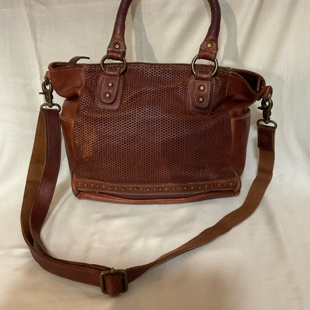 Chic Brown Leather Tote Bag - Picture 2 of 9